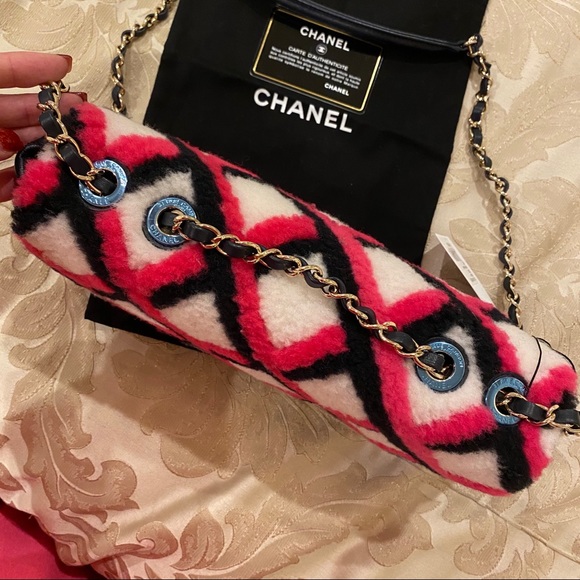 NWT CHANEL lambskin shearling medium flap - Picture 5 of 8